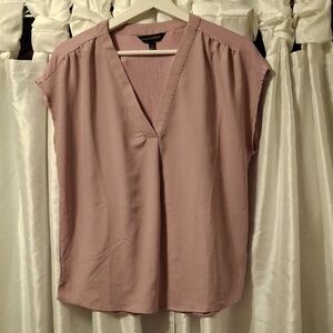 New York & Company Dusty Pink V-Neck Blouse Med